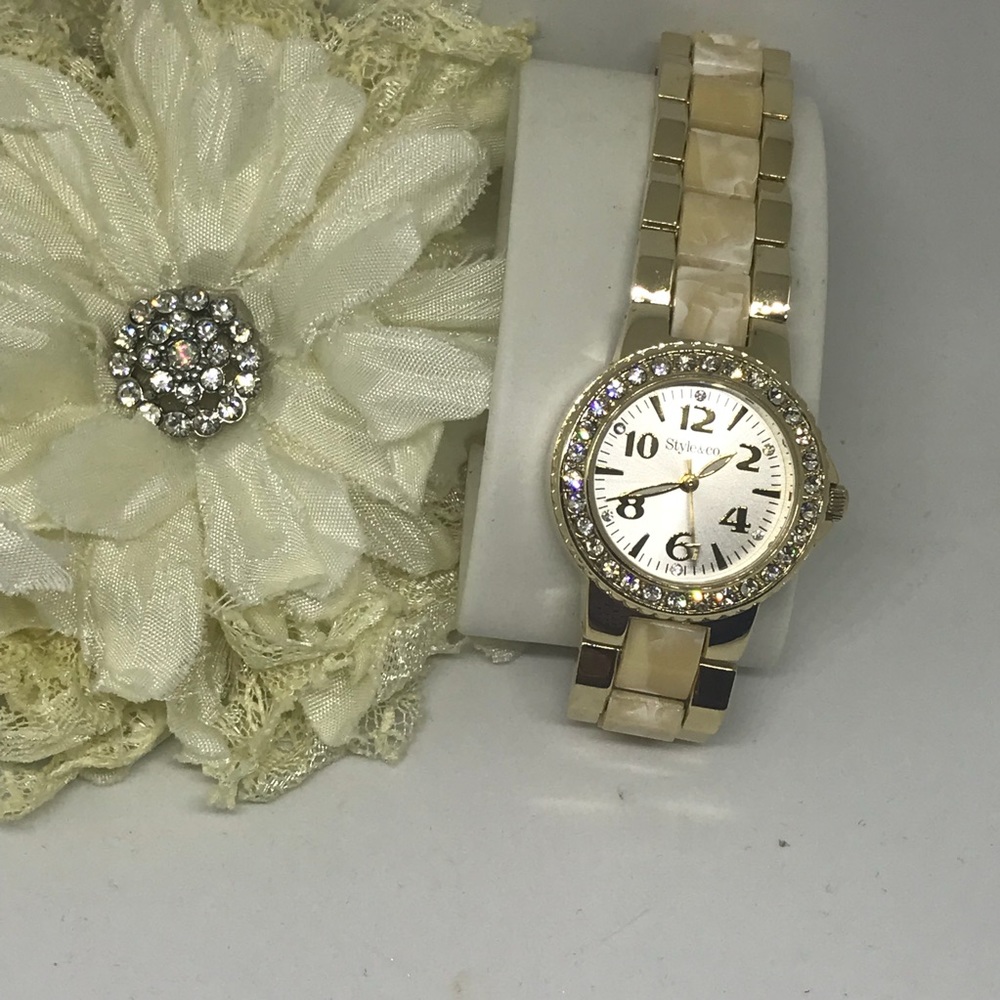 Style & Co Ceramic & Crystal Watch [JW-53] - Picture 4 of 8